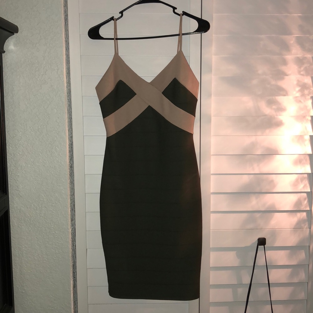 BANDAGE STYLE BODYCON DRESS